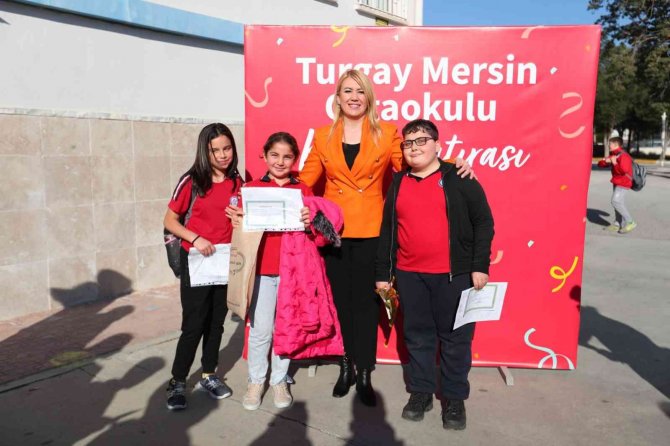 Başkan Doğan Miniklerin Karne Heyecanına Eşlik Etti