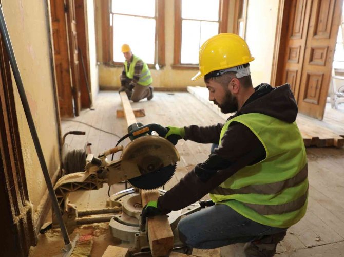 Mudanya Girit Sokağı’nda Tarihi Konak Restorasyonu Başladı