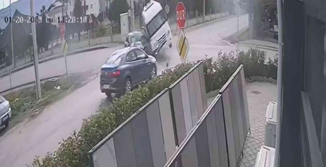 Muğla’da Ölümlü Kazanın Güvenlik Kamera Görüntüleri Ortaya Çıktı