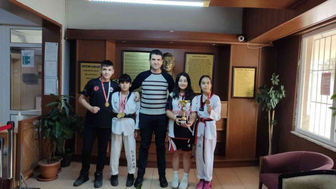 Eskişehir Ticaret Borsası Ortaokulu’nun Yıldızları Başarıdan Başarıya Koşuyor