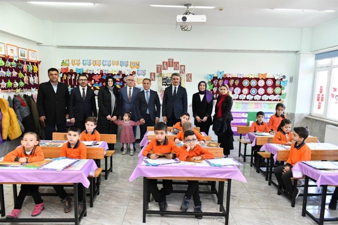 Isparta’da 77 Bin Öğrenci Karne Heyecanı Yaşadı