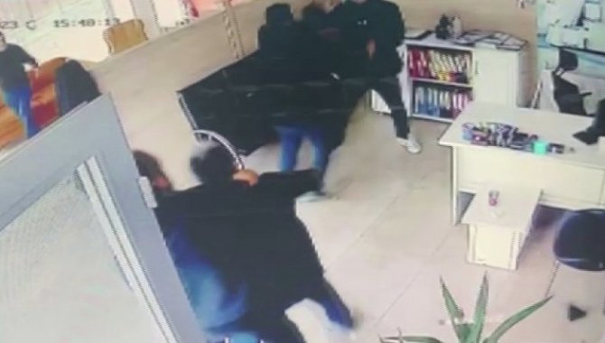 Pendik’te Aidat Tartışması Silahlı Kavgaya Dönüştü: 2 Yaralı