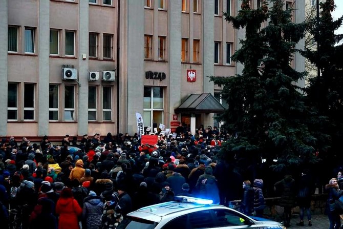 Polonya’da Artan Enerji Fiyatları Protesto Edildi