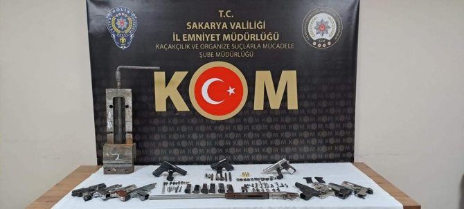 Kurusıkı Tabancaları Kurşun Atar Hale Getiren 8 Şüpheli Yakalandı
