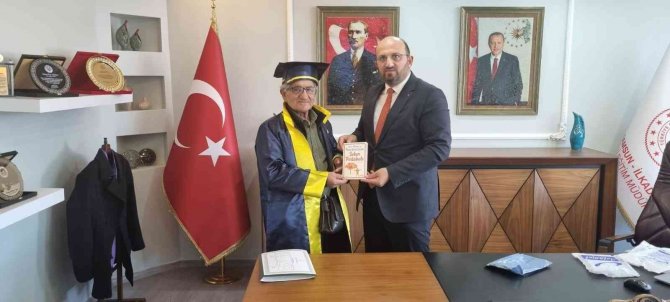 72 Yaşında Lise Mezunu Oldu