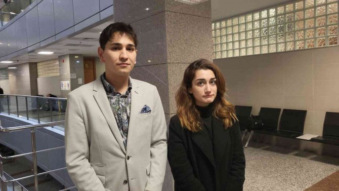 Öykü Uslu, Eski Sevgilisi Çağatay Akman’dan Şikayetini Geri Çekti