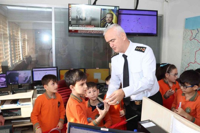 İ̇lkokul Öğrencileri Askerlerle Bir Araya Geldi