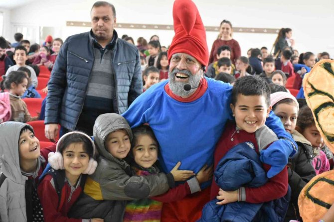 Buharkentli Öğrencilere ’Müzikal’ Karne Hediyesi