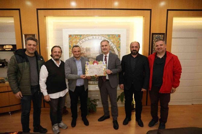 Başkan Taban’dan Karnesini Kaybeden 1. Sınıf Öğrencisine: "Hepsi ’Çok İyi’li Karnenin Sahibini Arıyoruz, Karnesi Belediyemizde"