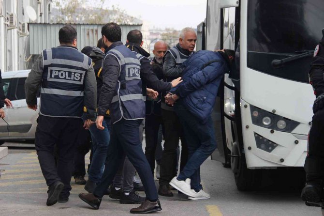 Göztepe-altay Derbisinde İşaret Fişeği Kullanan Sanığa 15 Yıl Hapis Cezası Talebi