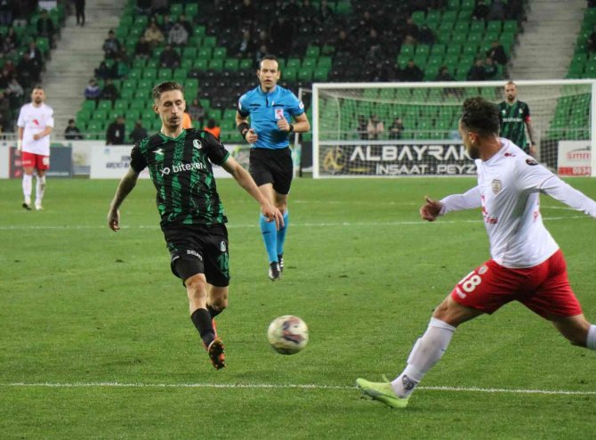 Spor Toto 1. Lig: Sakaryaspor: 2 - Altınordu: 1