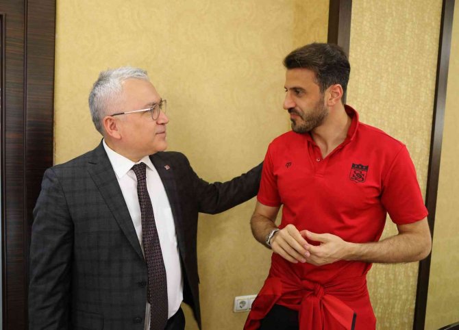 Sivasspor Kafilesi 8 Eksikle Gaziantep’e Gitti