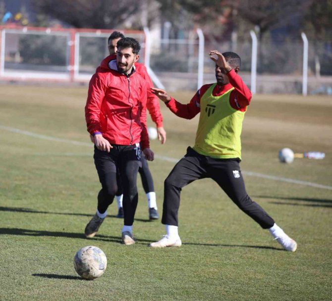 Sivasspor Çift Kale Maç Yaptı