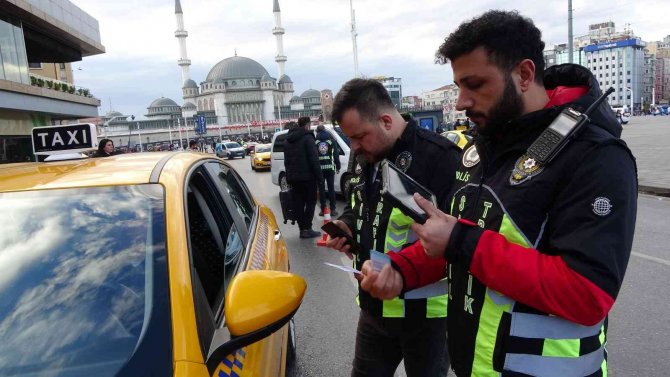 Taksim’de Ticari Taksi Denetimi