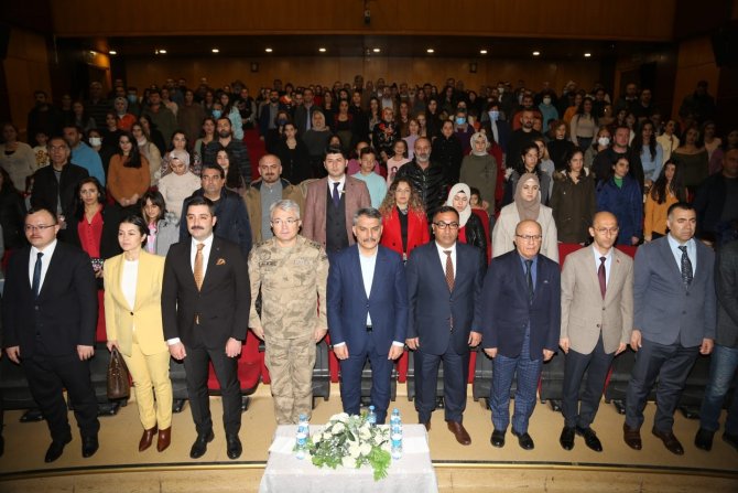 Tunceli’de ‘Şarkılar Bizi Söyler Biz De Şarkı Söyleriz’ Projesi
