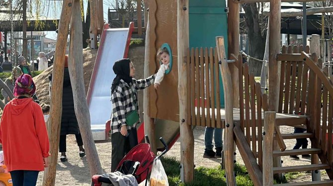 Ocak Ayında Hava Sıcaklığı 23 Derece Ölçüldü