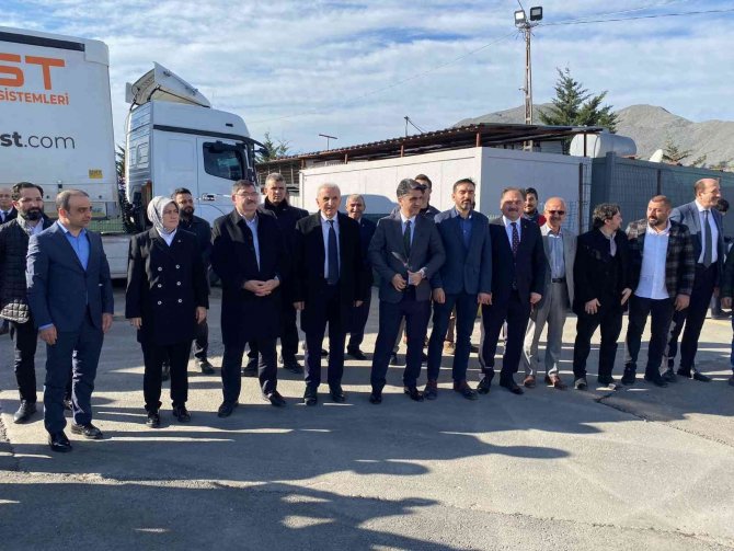 Ümraniye’den Suriye’ye 15 Tır İnsani Yardım Gönderildi