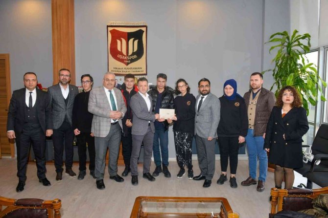 Liseli Öğrencilerden Uşak Aşevi’ne Bağış