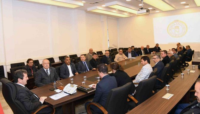 Vali Tavlı, Muhtar Dernek Ve Federasyonları İle Bir Araya Geldi