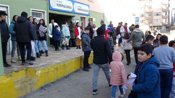 Van’da 324 Bin Öğrenci Ve 18 Bin Öğretmen İçin Yarıyıl Tatili Başladı