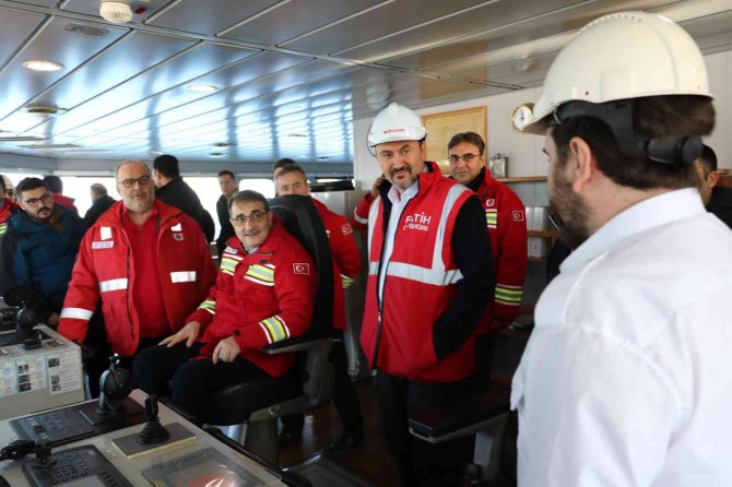 Mukavemet Gemisi, Ağır Tonajlı Ekipmanları Karadeniz’e İndirecek