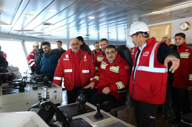 Mukavemet Gemisi, Ağır Tonajlı Ekipmanları Karadeniz’e İndirecek