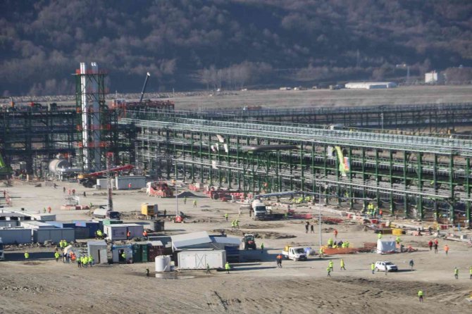 Mukavemet Gemisi, Ağır Tonajlı Ekipmanları Karadeniz’e İndirecek