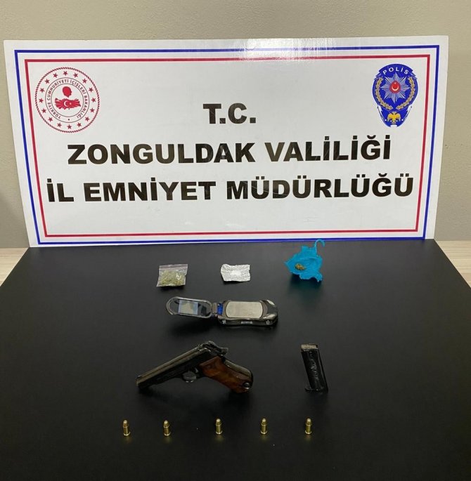 Narkotik Timlerinin Denetiminde 4 Şüpheli İle Birlikte Uyuşturucu Madde Ele Geçirildi