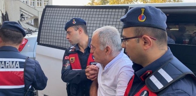 Yengesi Pusu Kurduğu Merdivende Böyle Yalvarmıştı