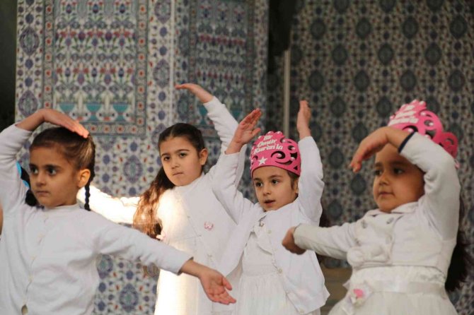 Ağrı’da "Kur’an-ı Kerim Okumaya Geçiş Merasimi"