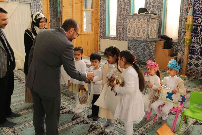 Ağrı’da "Kur’an-ı Kerim Okumaya Geçiş Merasimi"