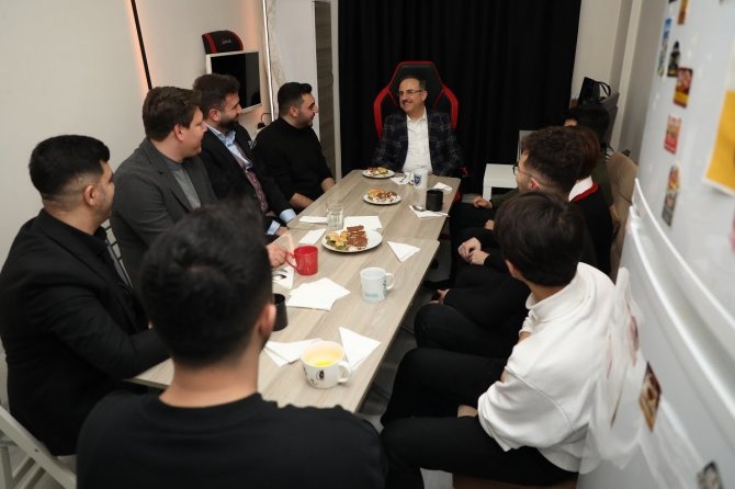 Ak Partili Sürekli’den 6’lı Masaya Adaylık Göndermesi