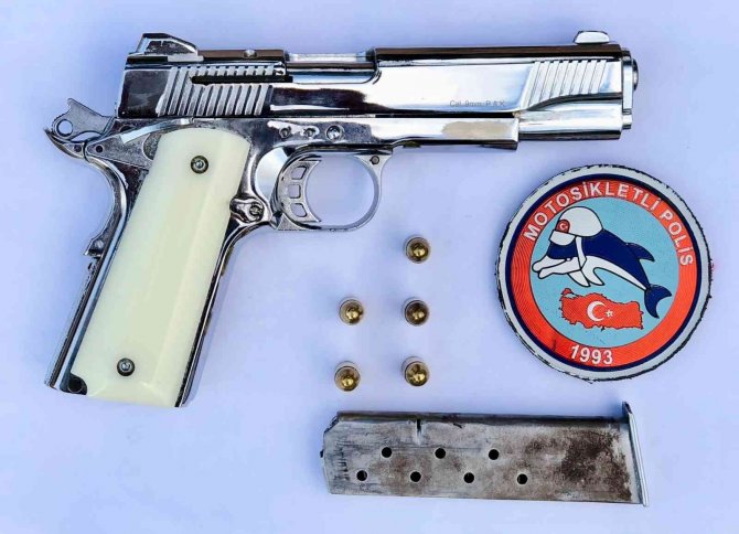 Antalya’da Toplam 84 Yıl Hapis Cezasıyla Aranan 5 Firari Yakalandı