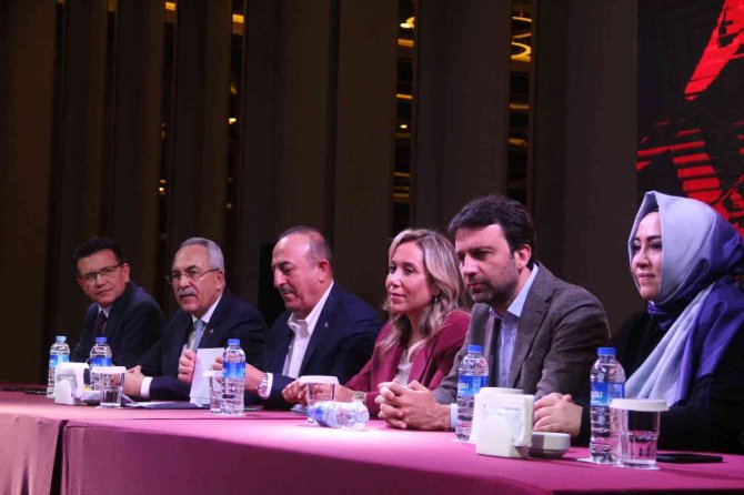 Çavuşoğlu: "Türkiye Enerji Diplomasisinde Öne Çıktı"