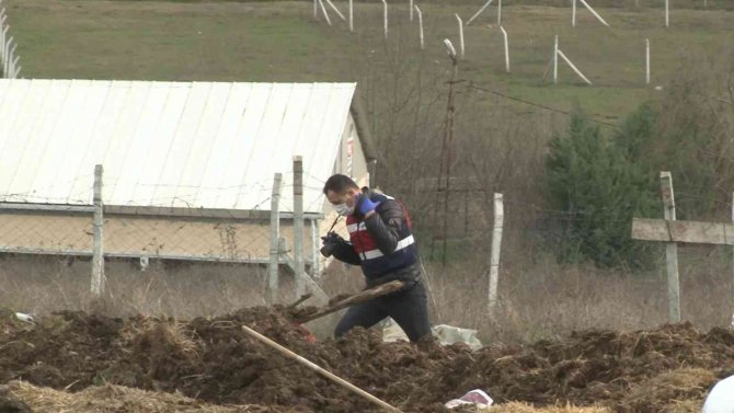 Arnavutköy’de Yem Makinesine Düşen Çoban Yaralanarak Hastaneye Kaldırıldı
