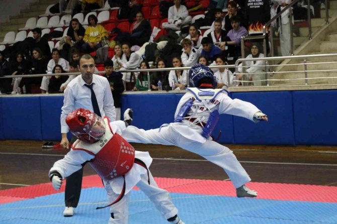 Demir Ayakların Mücadelesi Nefes Kesti