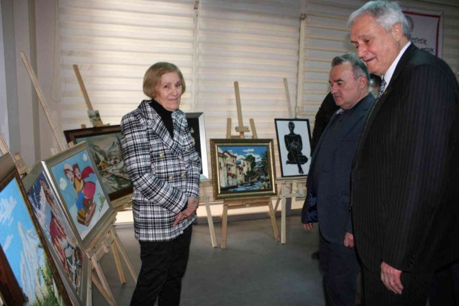 Bozüyük’te Renkli Kum Tablosu Resim Sergisi Açıldı