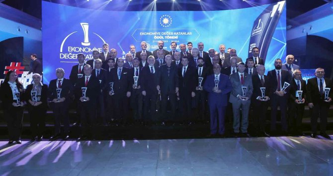 Cumhurbaşkanı Recep Tayyip Erdoğan’dan Altılı Masa Ve İddialara Sesiz Kalan İş Dünyasına Eleştiri