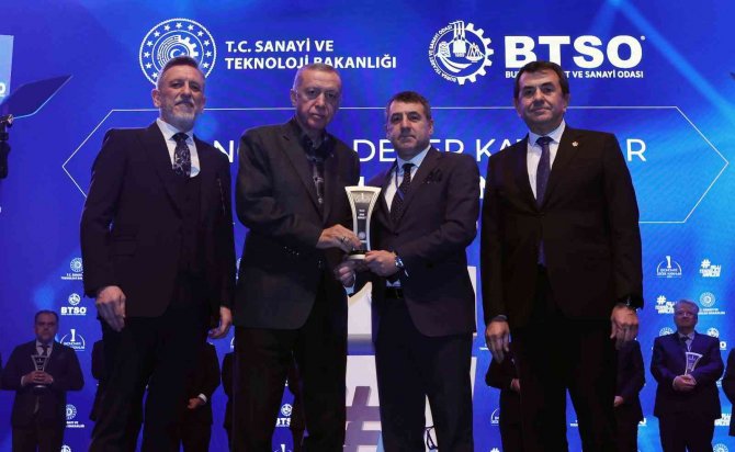 Cumhurbaşkanı Recep Tayyip Erdoğan’dan Altılı Masa Ve İddialara Sesiz Kalan İş Dünyasına Eleştiri