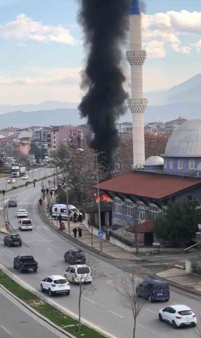 Çiçekçide Çıkan Yangın Korkuttu