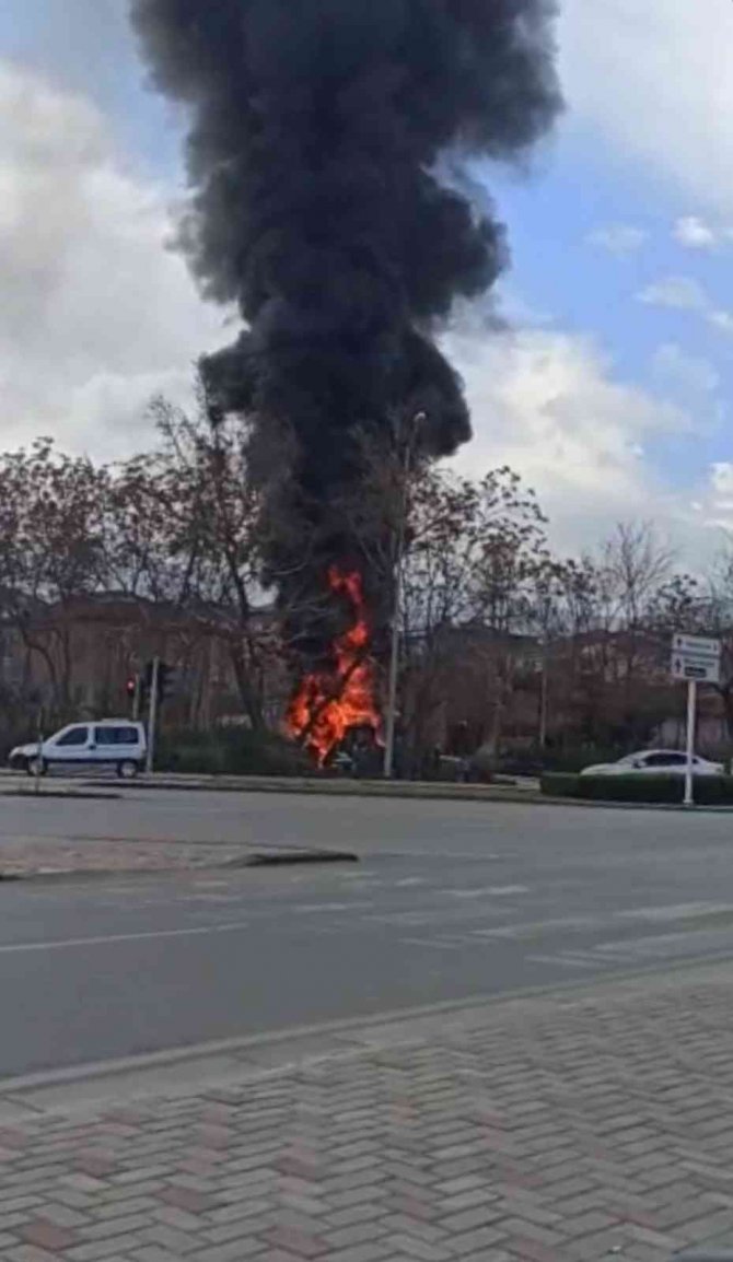 Çiçekçide Çıkan Yangın Korkuttu