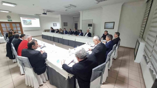 Karabük’te Dsi̇ Yatırımları Masa Yatırıldı