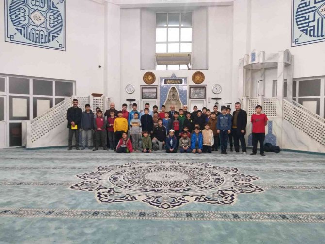 Gençlik Dini Sohbet Yapıldı