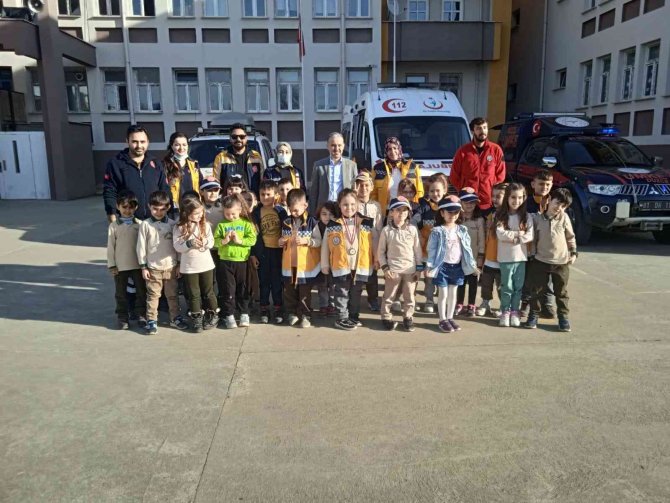 Öğrenciler Dr. Yılmaz’ı Soru Yağmuruna Tuttu