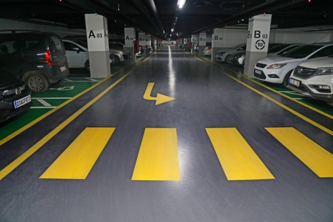 Cumhuriyet Meydanı Yer Altı Otoparkına Vatandaştan Yoğun İlgi