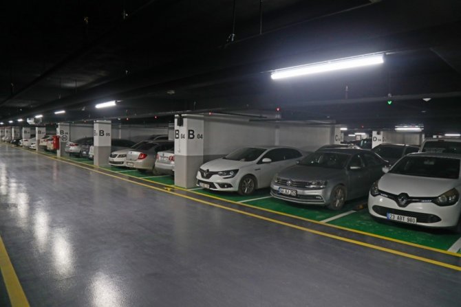 Cumhuriyet Meydanı Yer Altı Otoparkına Vatandaştan Yoğun İlgi