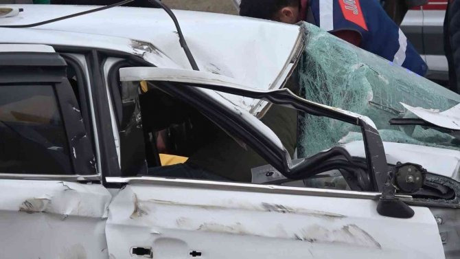 Muş İ̇l Jandarma Komutan Yardımcısı Albay Ahmet Kaya Ve Eşi Trafik Kazasında Yaralandı