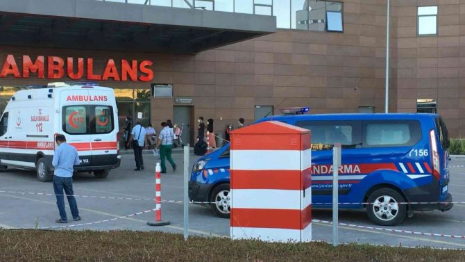Muş İ̇l Jandarma Komutan Yardımcısı Albay Ahmet Kaya Ve Eşi Trafik Kazasında Yaralandı