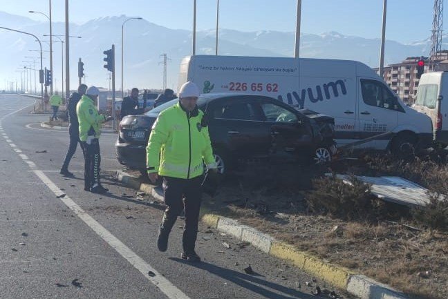 Erzincan’da Trafik Kazası: 1 Ölü
