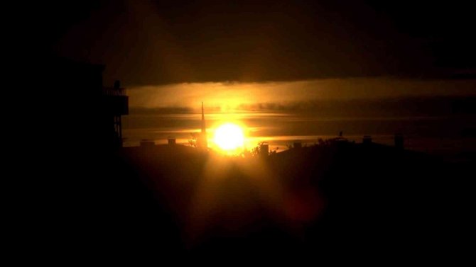 Erzurum’da Mest Eden Gün Batımı: Gökyüzü Turuncu Ve Kızıla Boyandı